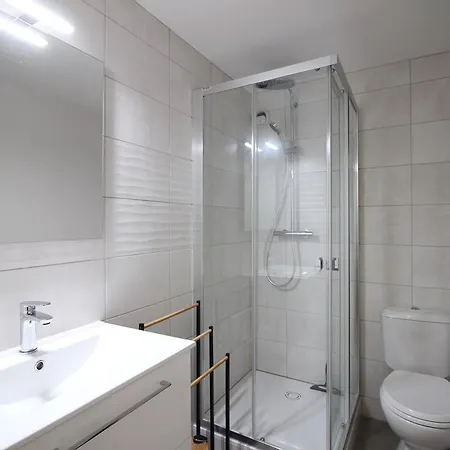 T3 Au Mont-dore, Balcon, Parking, Proche Centre - Fr-1-415-186